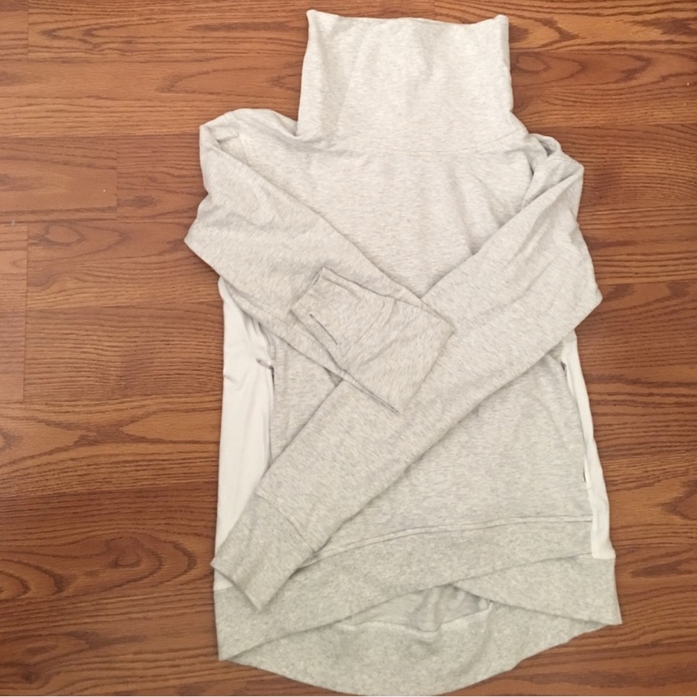 Lululemon Athletica Gray Pullover Sz 6